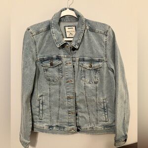 Sonoma The Everyday Jean Jacket Distressed light wash denim Sz XL NWOT